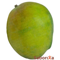 El mango es una fruta tropical, jugosa y de sabor agradable. saboriza